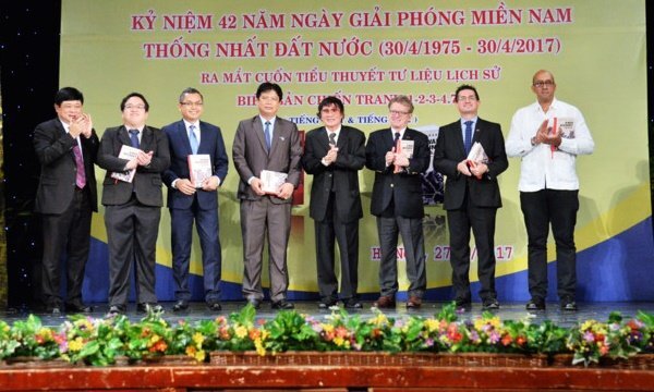 Ra mắt tiểu thuyết 'Biên bản chiến tranh 1-2-3-4.75'