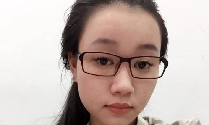 Thiếu nữ xinh đẹp dùng roi điện tấn công người, cướp 10 triệu đồng