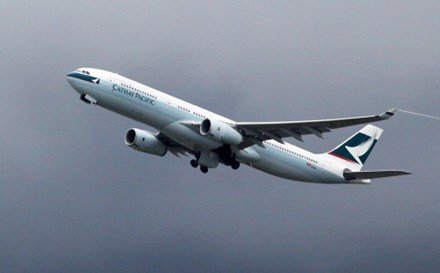 Va phải chim, máy bay Mỹ cháy động cơ giữa không trung