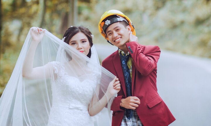 Ảnh cưới ‘phiên bản thợ xây’ của cặp đôi trẻ Hà Tĩnh gây ‘sốt’