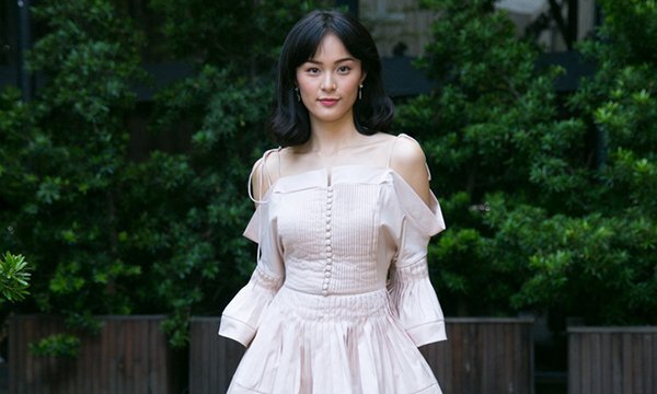 Hạ Vi vô tình lộ gu thời trang thảm hoạ sau khi bị chê bai xuống sắc