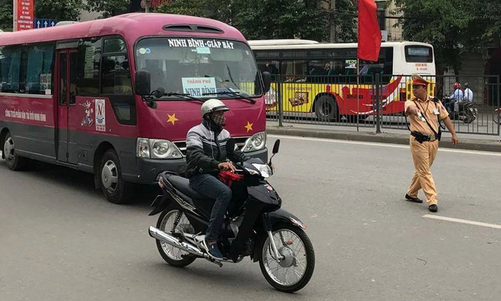 CSGT Hà Nội tạm giữ 115 xe, xử phạt hơn 1 tỷ đồng trong 3 ngày nghỉ lễ