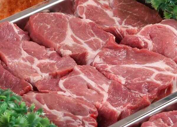 Nghỉ lễ 30/4 và 1/5: Facebook tràn ngập cảnh 'đụng lợn' giá rẻ