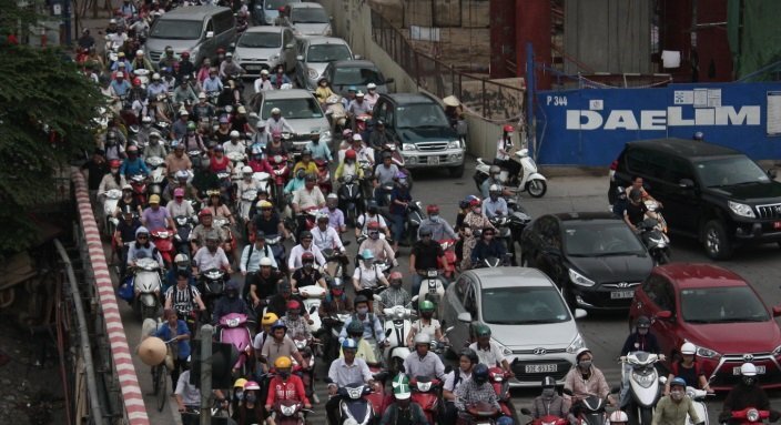 Ảnh: Đường phố Hà Nội ùn tắc ngày đầu sau kỳ nghỉ lễ