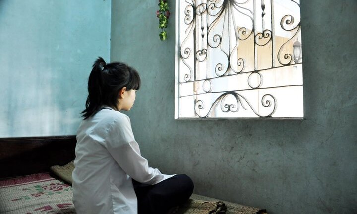 Hiếp dâm nữ sinh 15 tuổi rồi quay 'clip nóng' đe dọa