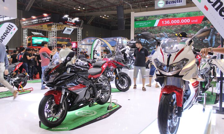 'Quái vật' Benelli TRK 502 giá 136 triệu đồng tại Việt Nam