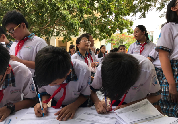 Gần 1.000 học sinh được thăm khám, tư vấn chiều cao miễn phí