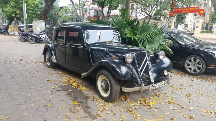 Vẻ đẹp hoài cổ của Citroen Traction Avant, siêu xe một thời giá 36.000 USD