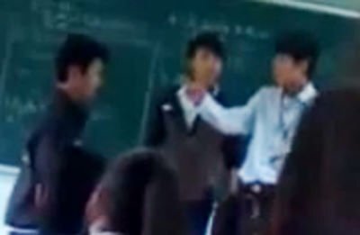 Tát học sinh, thầy giáo Hà Nội bị đình chỉ công tác