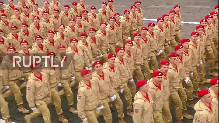 Thiếu sinh quân Nga bước đều tăm tắp trong lần đầu duyệt binh Ngày Chiến thắng