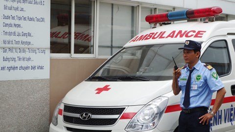 Côn đồ xông vào bệnh viện truy sát bệnh nhân, hành hung bác sỹ: Mối lo về anh ninh bệnh viện