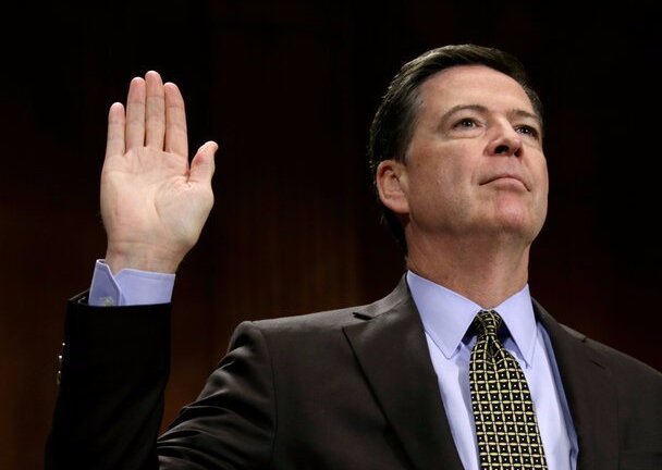 Nghe tin bị sa thải, cựu Giám đốc FBI tưởng trò đùa