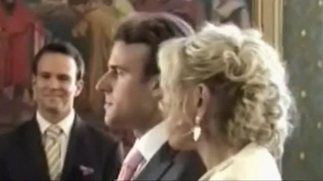 Cận cảnh đám cưới của Tổng thống Pháp với người vợ hơn 24 tuổi