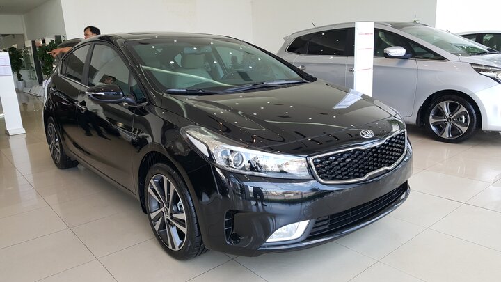 Kia Cerato phiển bản nâng cấp Signature 2017 giá 569 triệu đồng có gì đặc sắc
