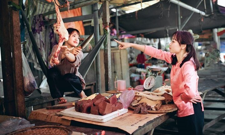 Chết cười với chùm ảnh kỷ yếu chợ quê thời bao cấp của học sinh Quảng Bình