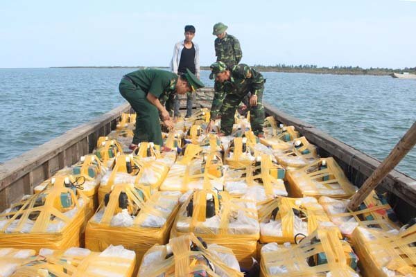 Bắt giữ 2 vụ vận chuyển hải sản trái phép lớn sang Trung Quốc