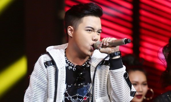 Giọng hát Việt 2017: Hoàng tử ballad đội Thu Minh 'lột xác' gây ngạc nhiên