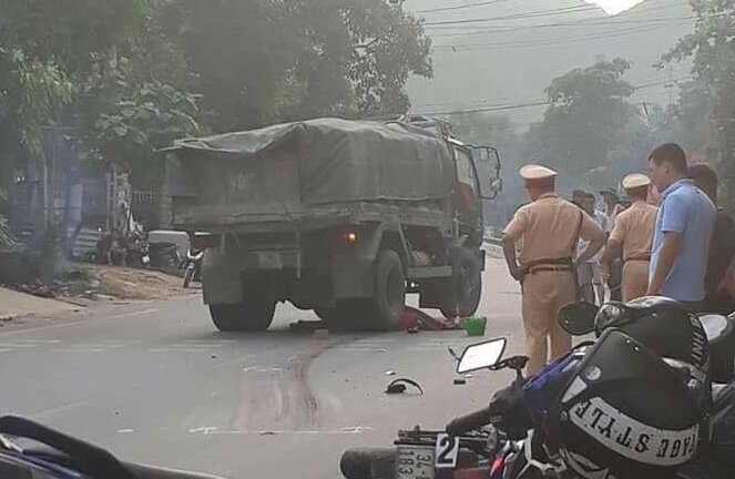 Va chạm với xe tải, phượt thủ 19 tuổi chết thảm ở Tuyên Quang