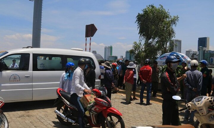 Đi hóng mát, hoảng hồn phát hiện thi thể người đàn ông nổi trên sông Hàn