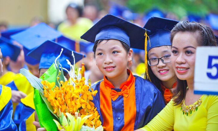 Lễ bế giảng ngập tràn cảm xúc của học sinh Hà thành