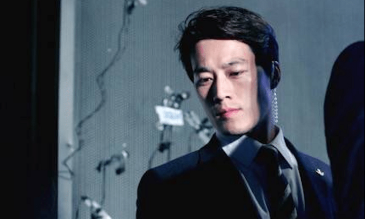 Vệ sỹ điển trai của Tổng thống Hàn Quốc khiến nhiều cô gái nuối tiếc