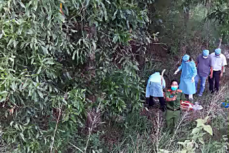 Thi thể nam thanh niên đứt lìa chân dưới chân cầu ở Bình Thuận