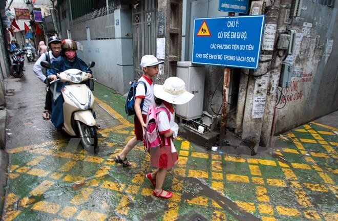 Hà Nội: Thú vị với 'làn đường ưu tiên BRT trong ngõ' đầu tiên