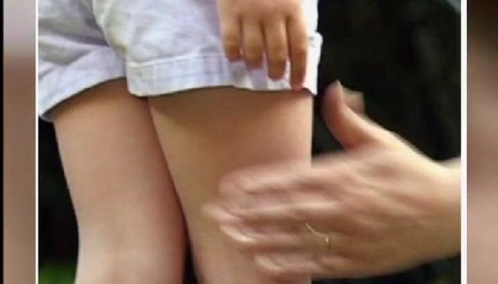 Dâm ô học sinh tiểu học, bảo vệ đến nhà gửi tiền, xin gia đình bỏ qua