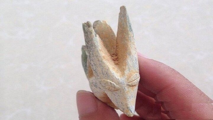 Phát hiện trang sức hình đầu thú nghi cổ vật văn hóa Sa Huỳnh ở Huế