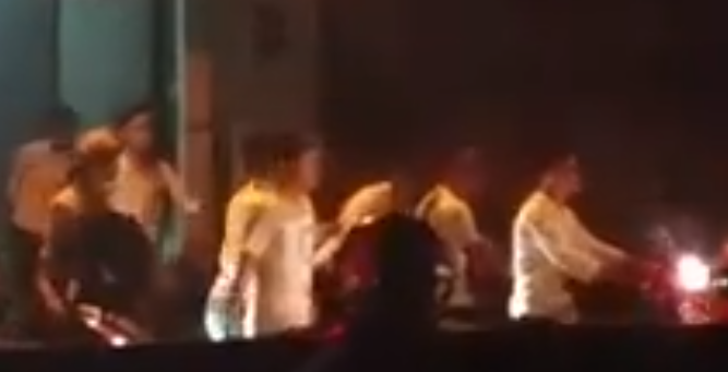 30 thanh niên xăm trổ dọa giết, đánh tứa máu đầu người đàn ông tật nguyền