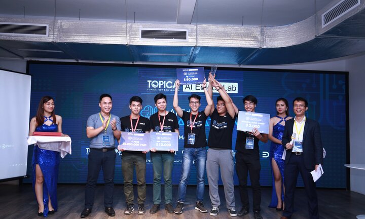 Ứng dụng Học tiếng Anh cho trẻ đoạt giải nhất AI Hackathon 2017