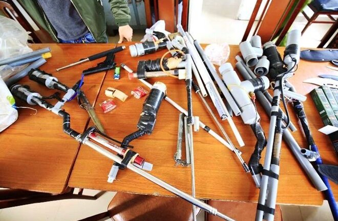 Bắt quả tang 2 đối tượng sản xuất súng tại nhà