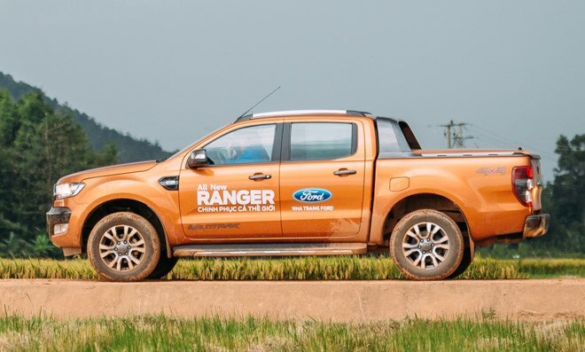 Ford Ranger bất ngờ ra mắt phiên bản Wildtrak 2.2L, giá từ 837 triệu đồng