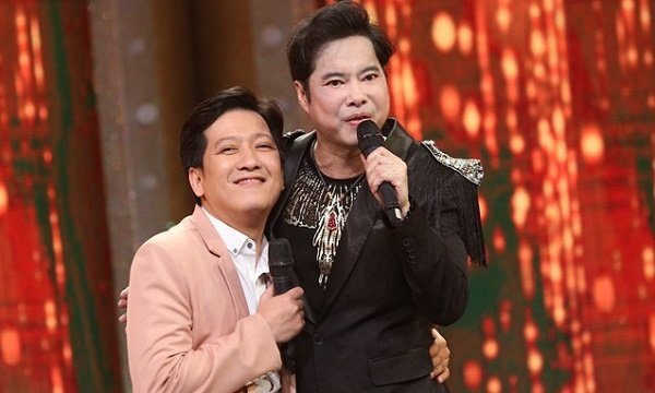 Trực tiếp Ca sĩ giấu mặt 2017 tập 1: Danh ca Ngọc Sơn mở màn mùa thứ 3