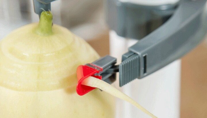 Cận cảnh chiếc máy gọt 240kg củ cải trắng mỗi giờ