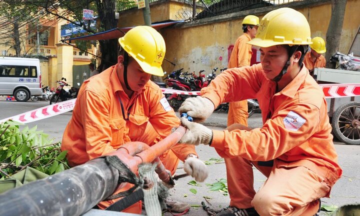 Đảm bảo an toàn điện trong mùa mưa bão