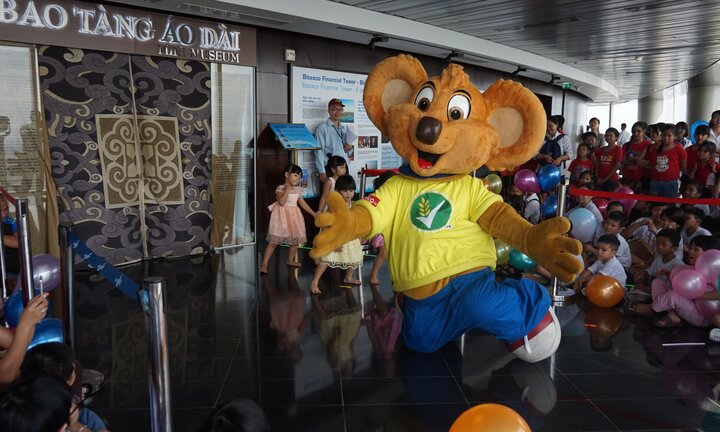 Quốc tế Thiếu Nhi cho trẻ em kém may mắn tại toà tháp Bitexco