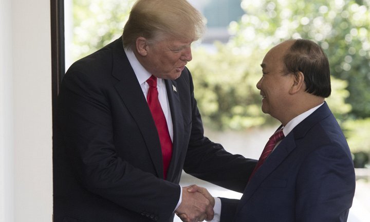 Video: Tổng thống Donald Trump tiếp Thủ tướng Nguyễn Xuân Phúc tại Nhà Trắng