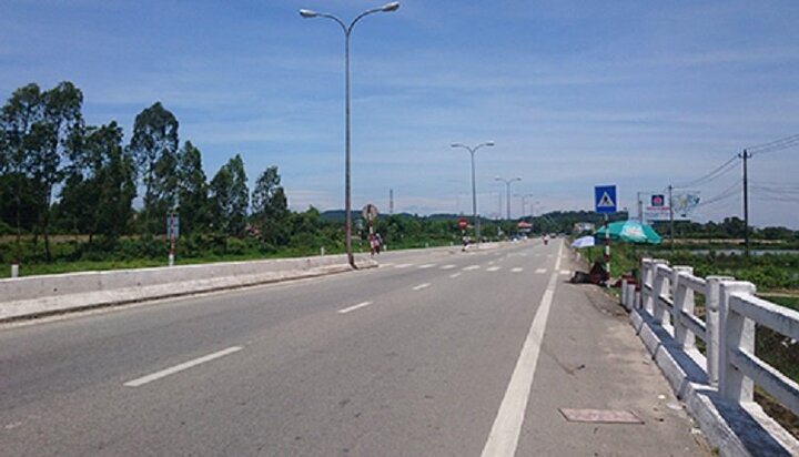 Bắt nhóm cướp chuyên chặn xe ‘xin đểu’ người đi đường