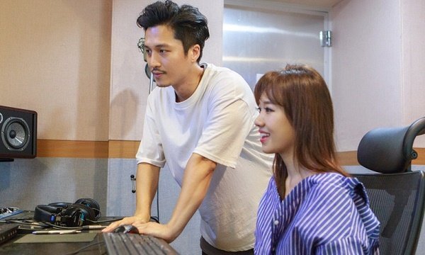 Hari Won sang Hàn Quốc gặp gỡ nhà sản xuất âm nhạc của Sistar