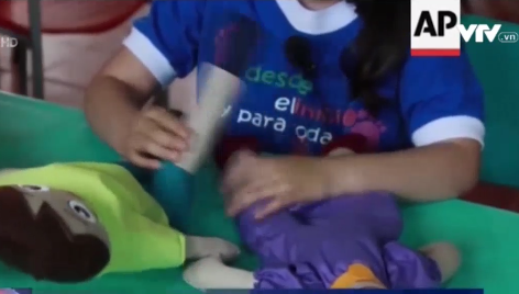 Sản xuất búp bê chống lạm dụng tình dục ở trường học