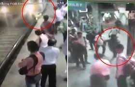 Bị tên cướp nữ trang đẩy ngã vào đường ray, cô gái bị tàu hỏa cán chết thương tâm