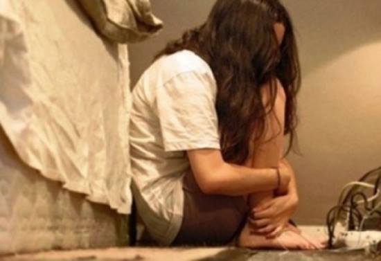 Kẻ biến thái cho người phụ nữ tâm thần đi nhờ xe rồi giở trò đồi bại