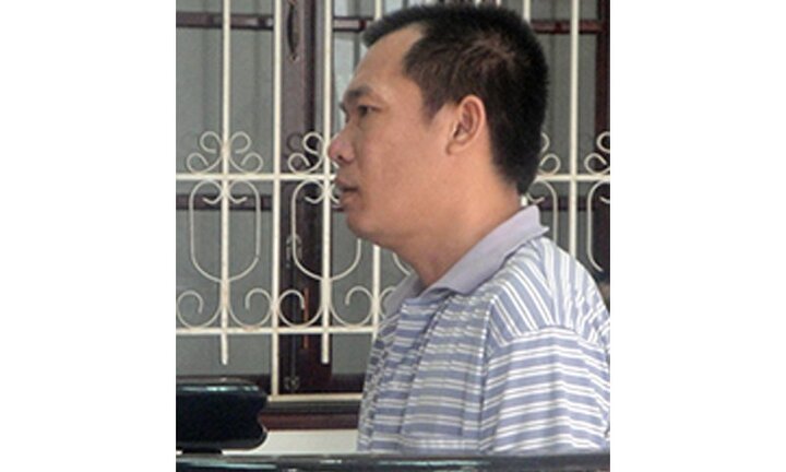 Ghen cuồng, dìm chết vợ dưới mương rồi ôm thi thể 8 đêm trong nhà