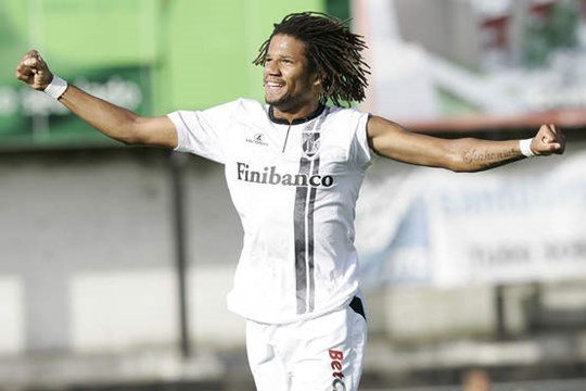 Bebe: Hợp đồng chuyển nhượng tồi tệ nhất thời đại Alex Ferguson