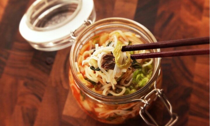 Mỳ ăn liền biến tấu lạ miệng 'làm mưa làm gió' trong giới trẻ Hàn Quốc