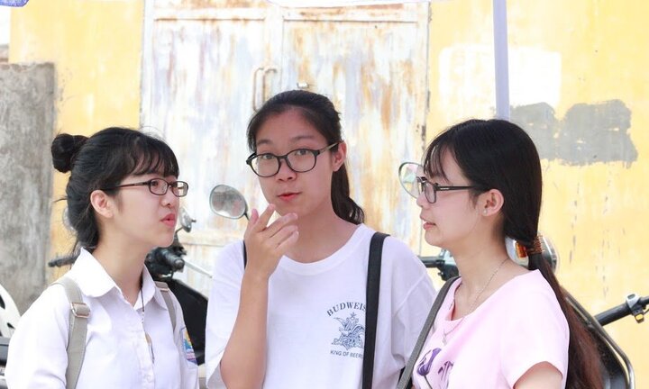 Giáo viên đánh giá đề thi môn Ngữ văn vào lớp 10 ở Hà Nội: Không có yếu tố bất ngờ