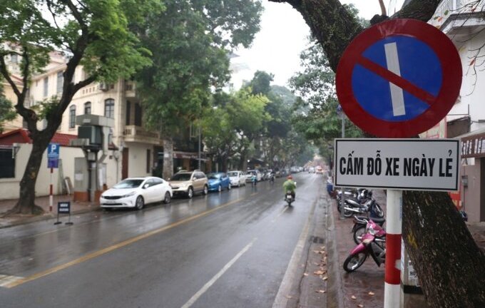 Quy định đỗ xe ô tô ngày chẵn, lẻ: Hà Nội đang đối phó tình huống