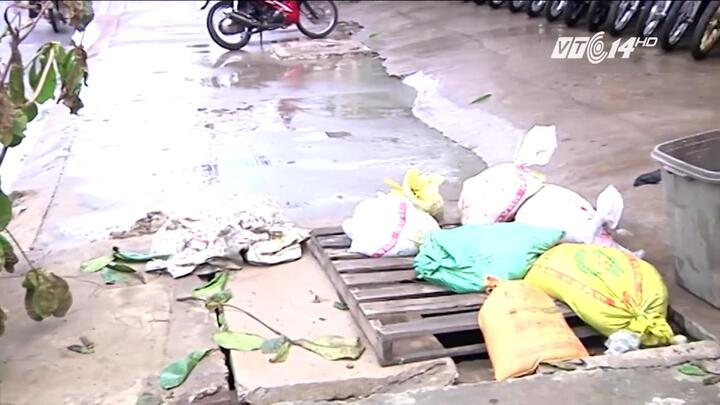 Thử nghiệm nắp cống giảm ngập, ngăn mùi hôi