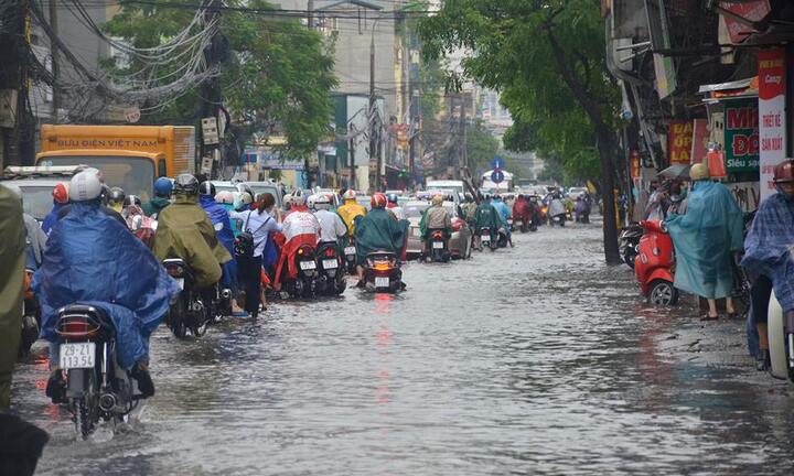 Dự báo thời tiết ngày mai 14/6: Hà Nội tiếp tục mưa lớn